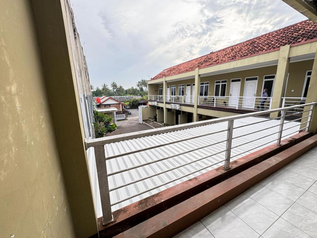 Fakhira Residence Hotel Cianjur Buitenkant foto