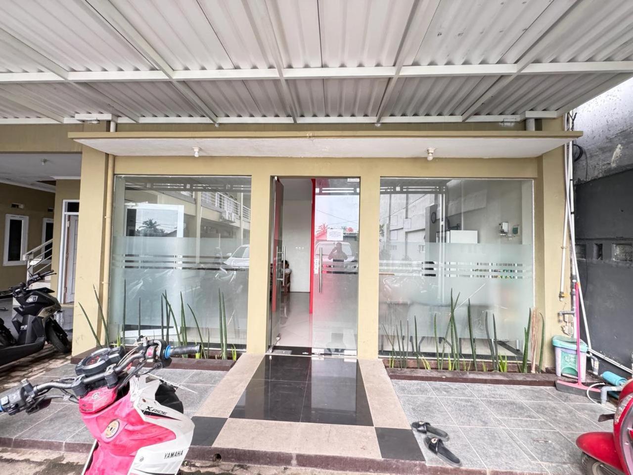 Fakhira Residence Hotel Cianjur Buitenkant foto